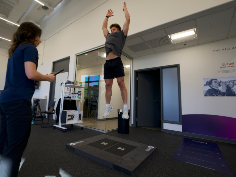 TESTES NEUROMUSCULARES EM PLATAFORMAS DE FORÇA